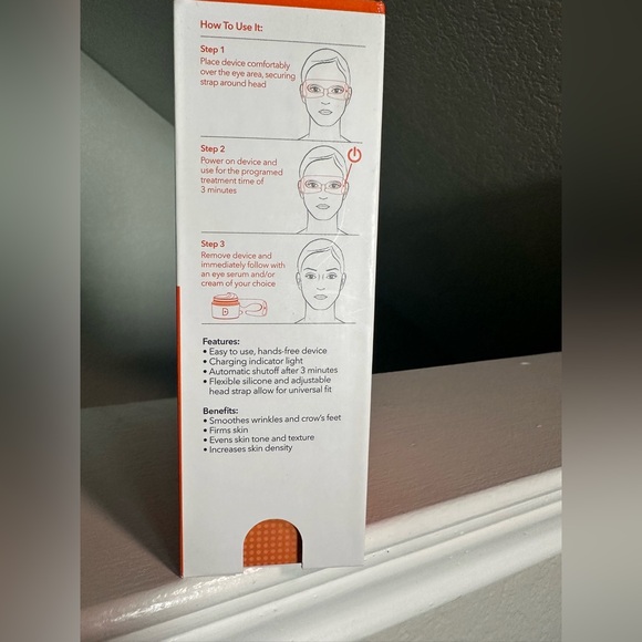 Dr Dennis Gross SpectraLite EyeCare Pro - Silver - Picture 3 of 5